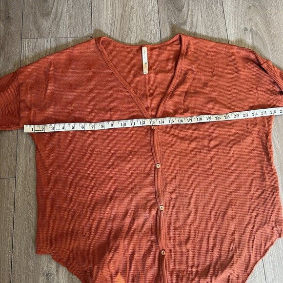 The Group Babaton Oversized VNeck Button Down Waffle Knit LongSleeve Size Large - Picture 6 of 13